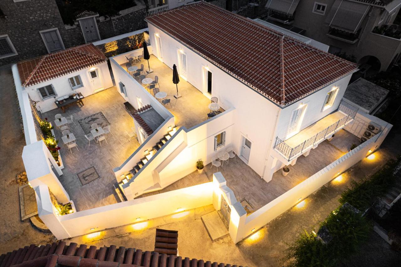 ホテル Lumiere Spetses エクステリア 写真