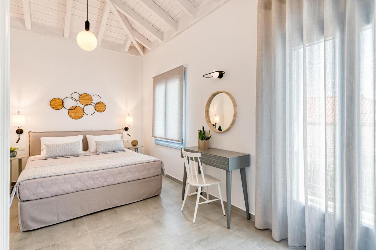 ホテル Lumiere Spetses エクステリア 写真