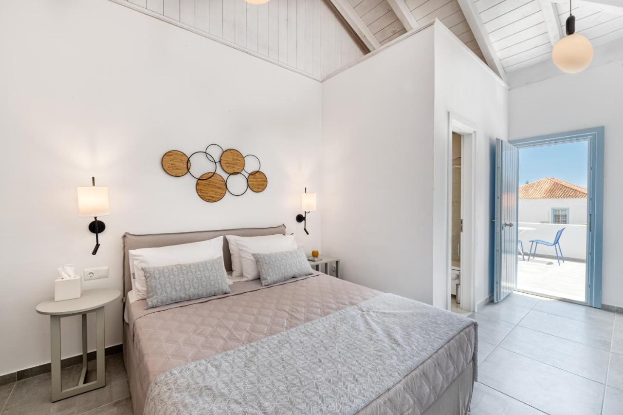 ホテル Lumiere Spetses エクステリア 写真