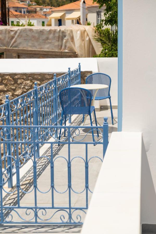 ホテル Lumiere Spetses エクステリア 写真