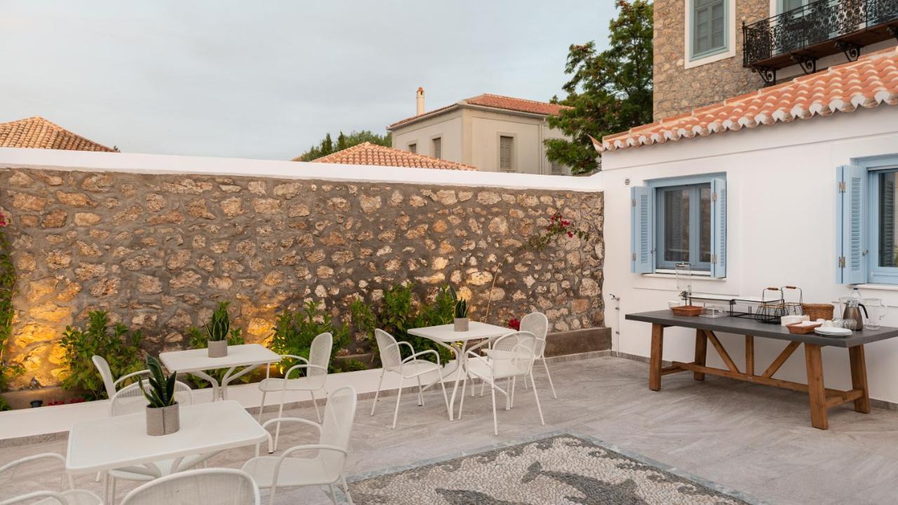 ホテル Lumiere Spetses エクステリア 写真