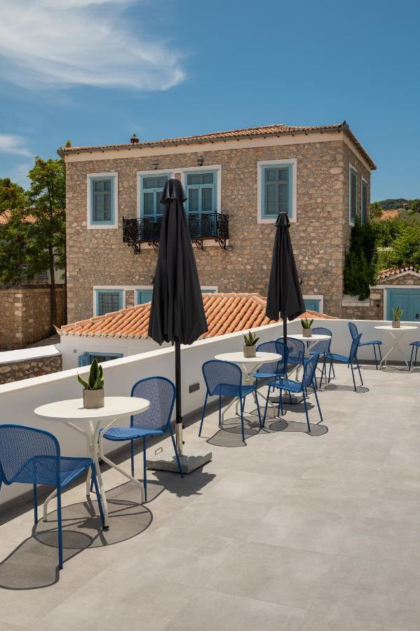 ホテル Lumiere Spetses エクステリア 写真